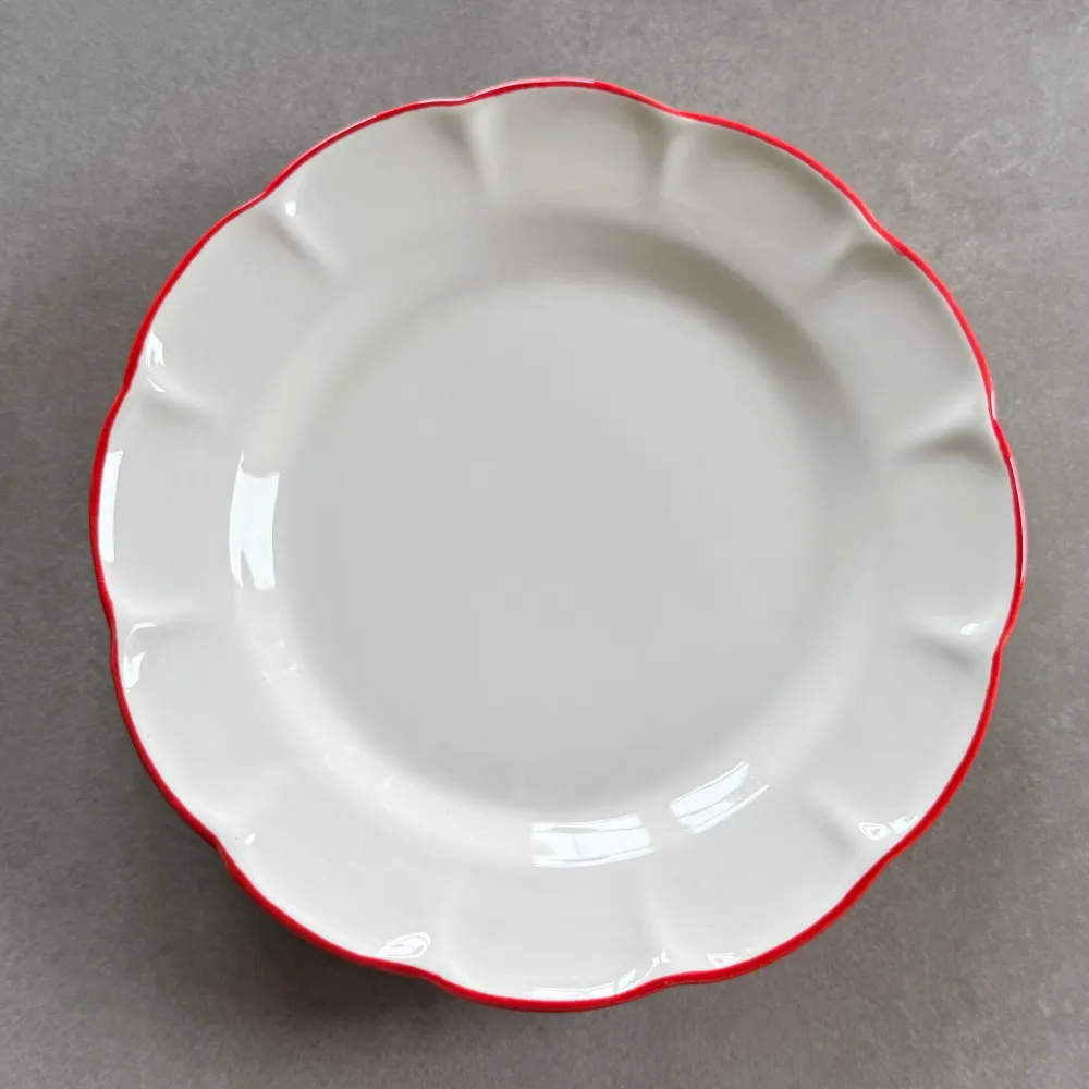 Little Plate Red Line