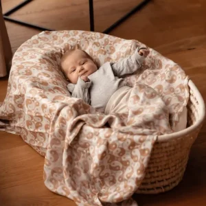Babyteppe Cleo elsker balanse