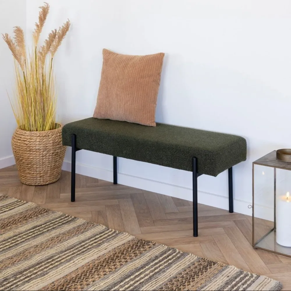 Swindon benk bouclé mørk grønn 100 cm