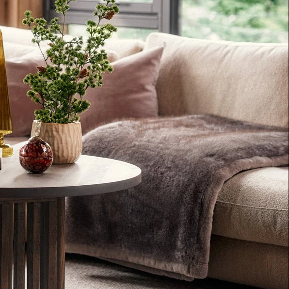 Luxe Fur pledd
