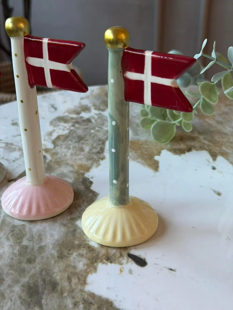 Flagg keramikk – Mix H 14 cm