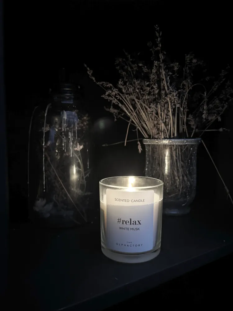 Duftlys "Relax" - White musk sort design