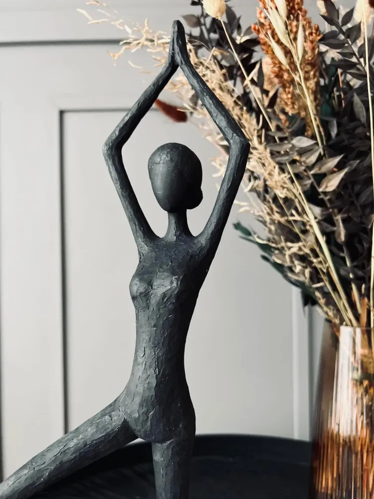 YOGA - Black Lady No.2
