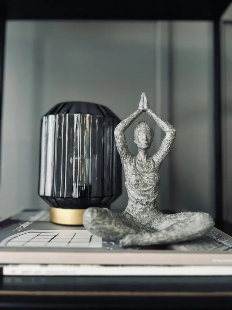 Yoga kvinne - Grå