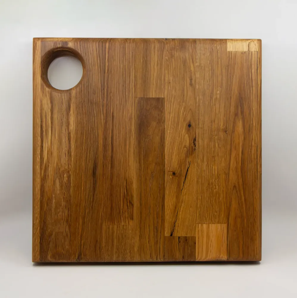 Skjærefjøl Eik m/Hull 30x29cm