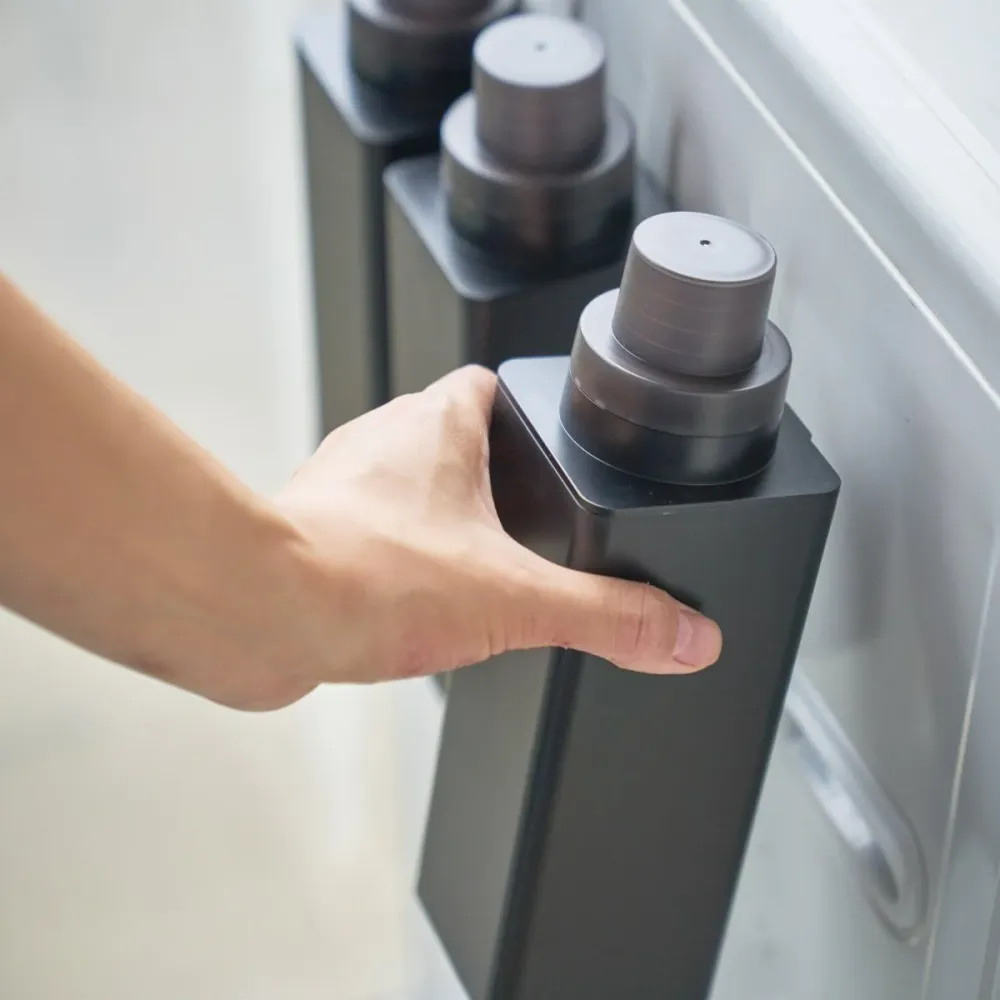 Magnetisk flaske til oppvaskmiddel sort
