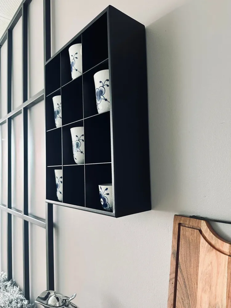 Mugshelf m. 12 rom