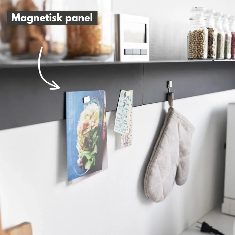 Vegghylle i sort metall 90 x 9 cm