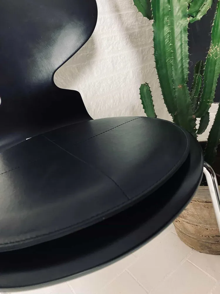 Pute i lær – svart Ø38cm