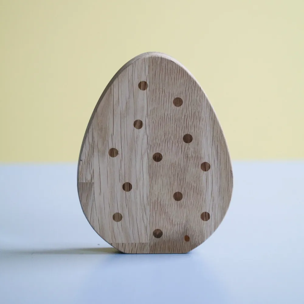 Påskeegg eik med prikker