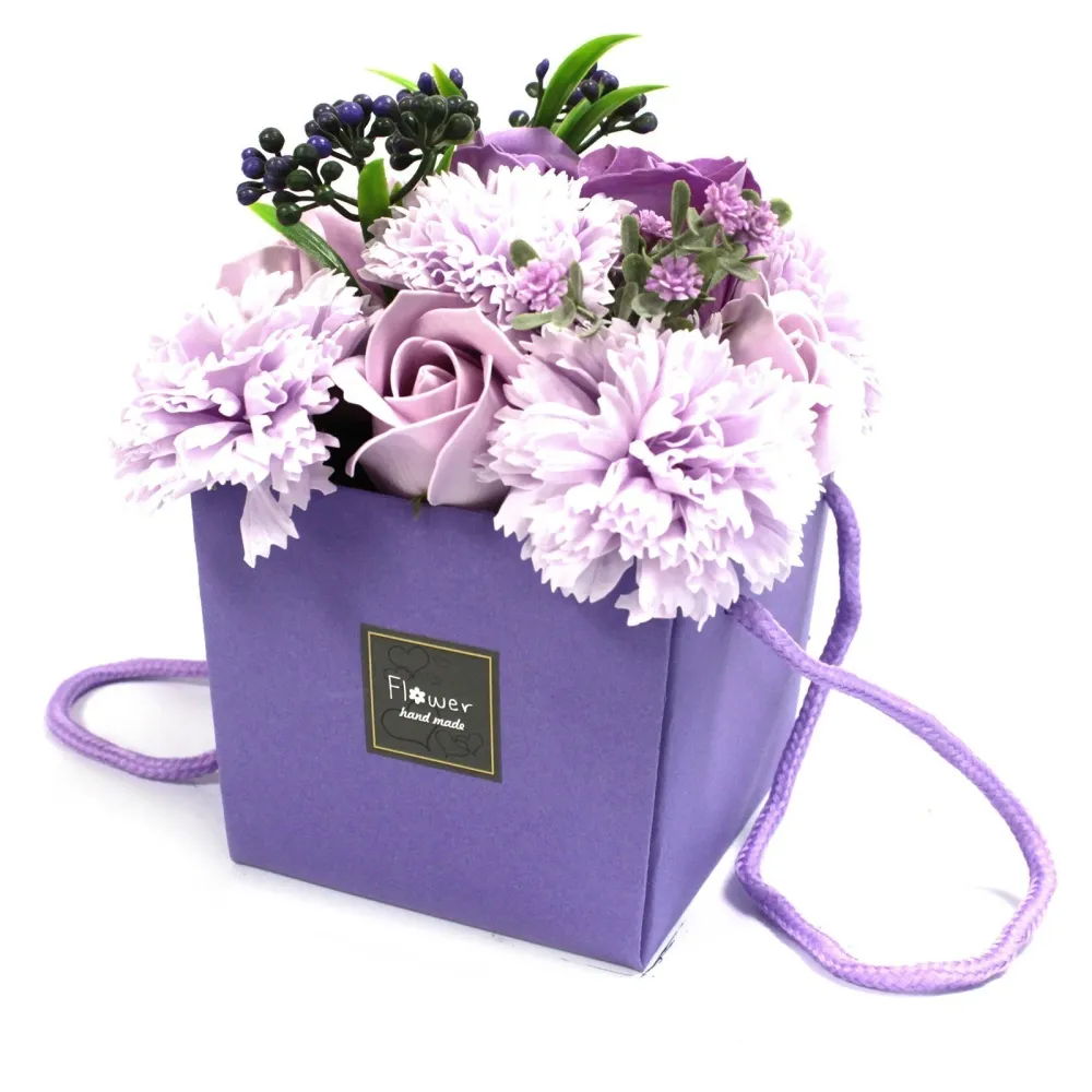 Såpeblomstbukett, lavendelrose og nellik