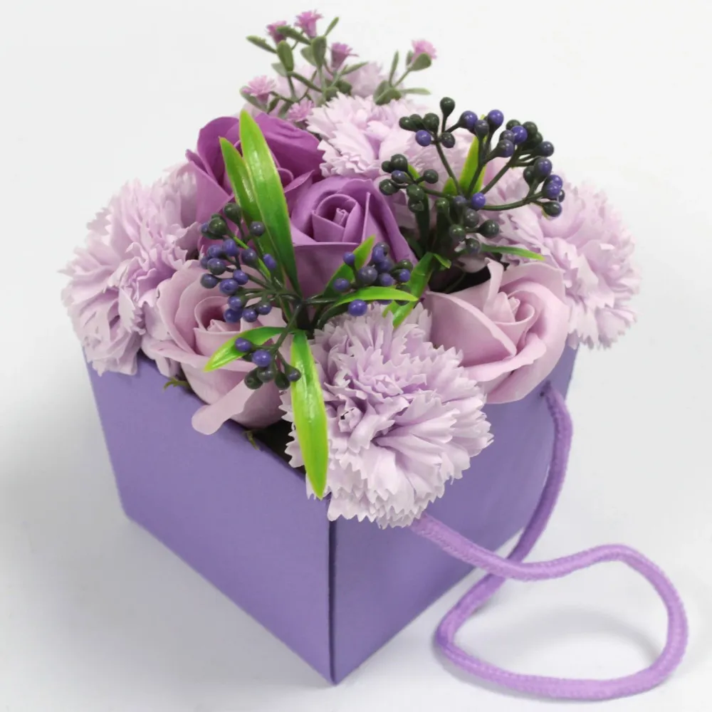 Såpeblomstbukett, lavendelrose og nellik