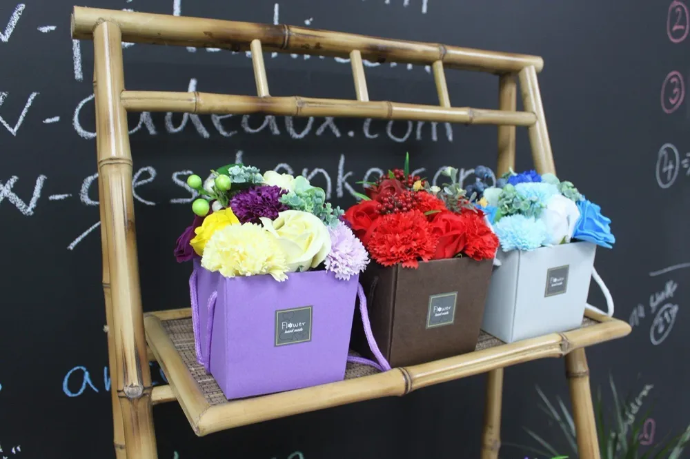 Såpeblomstbukett, lavendelrose og nellik