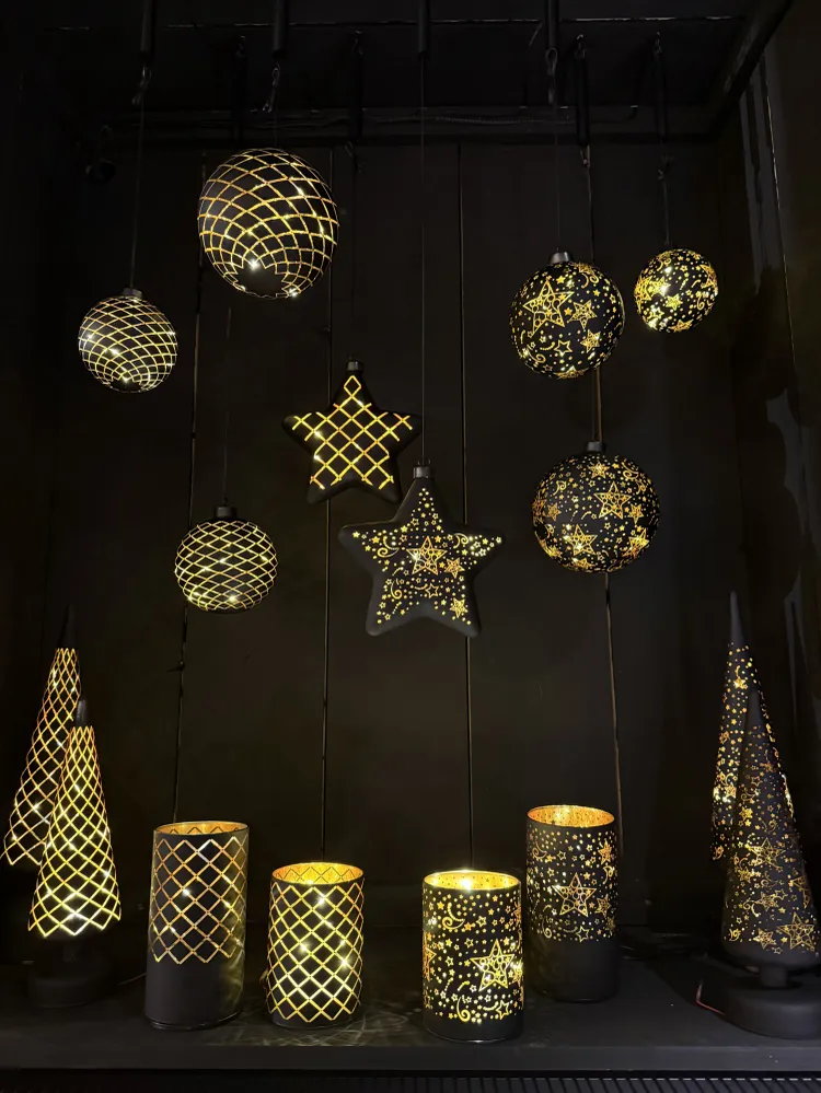 Dekorkule i sort glass – 10 cm