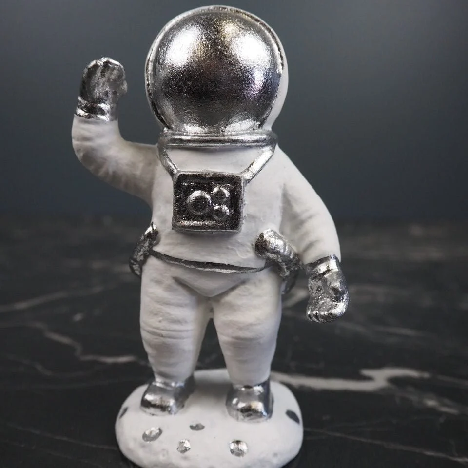 Astronaut Salutterer Hvit