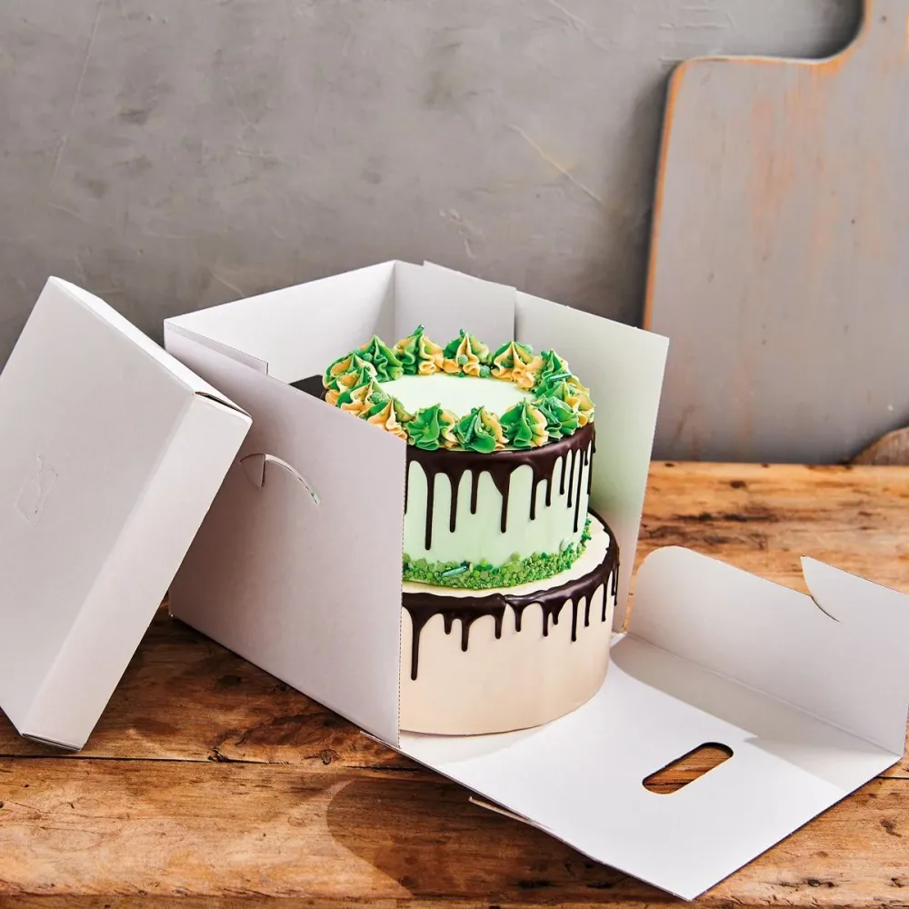 FunCakes solid kakeeske - Hvit 25.5x25.5x25cm