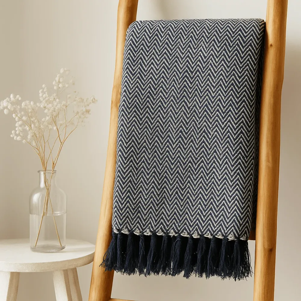 Kastepledd Navy Zigzag 125x150cm