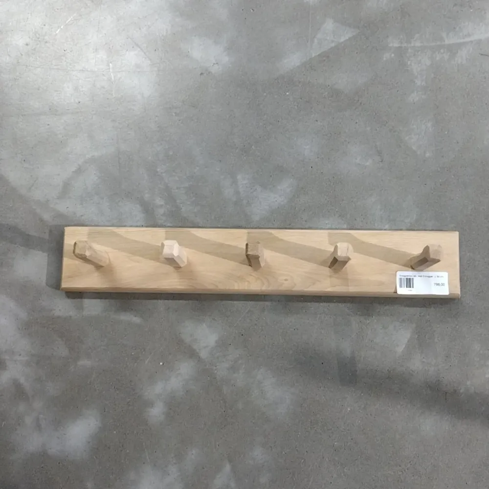 Knaggrekke i eik med 5 knagger - L 50 cm