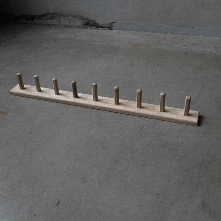 Knaggrekke i eik med 9 knagger - L 90 cm