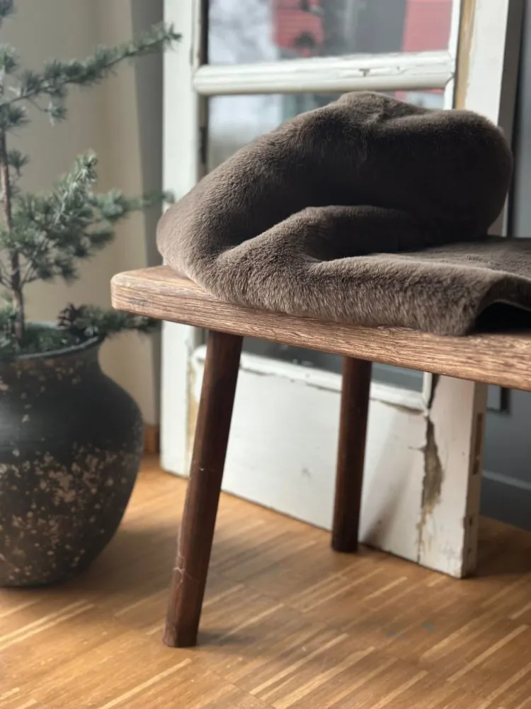 Imitert Taupe pels - 60x90cm