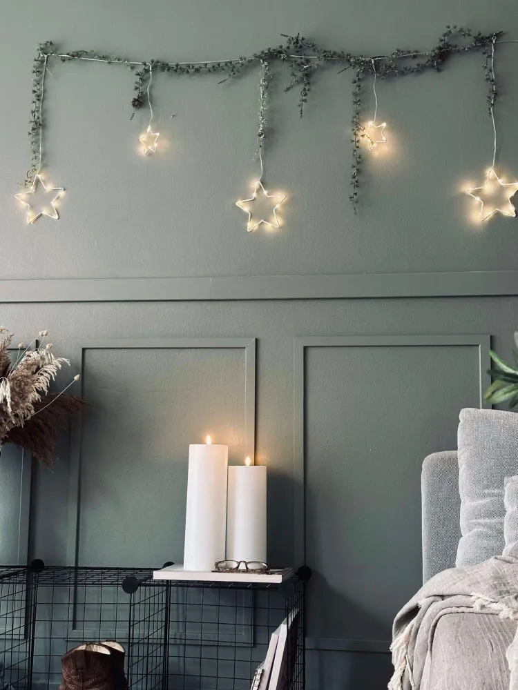 LED-lyskjede med stjerner