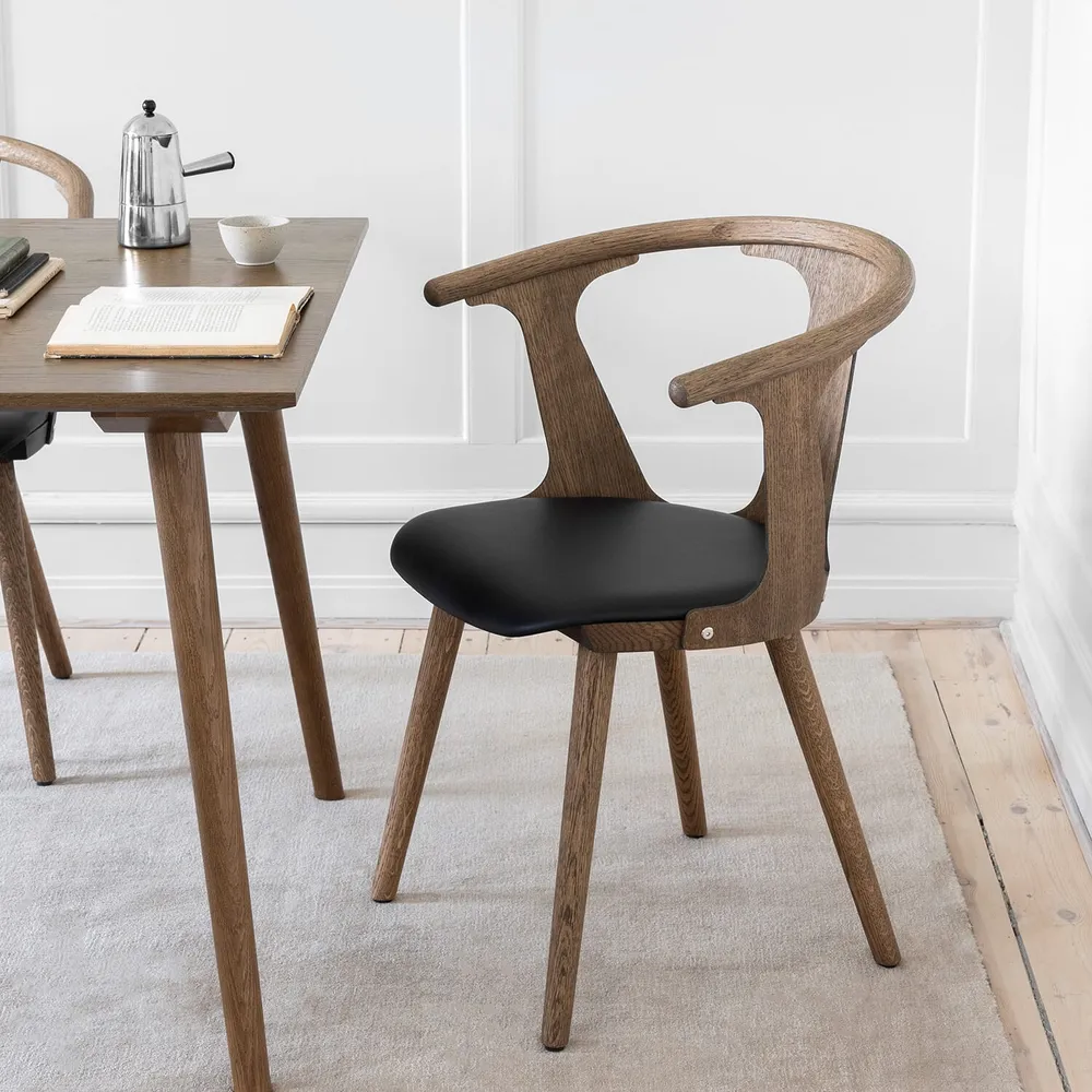 2 stk | Between Stol SK2 Røkt Eik/Svart Skinn