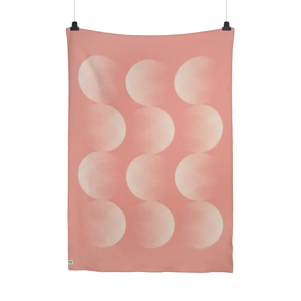 Ullpledd Moon Rosy Sky