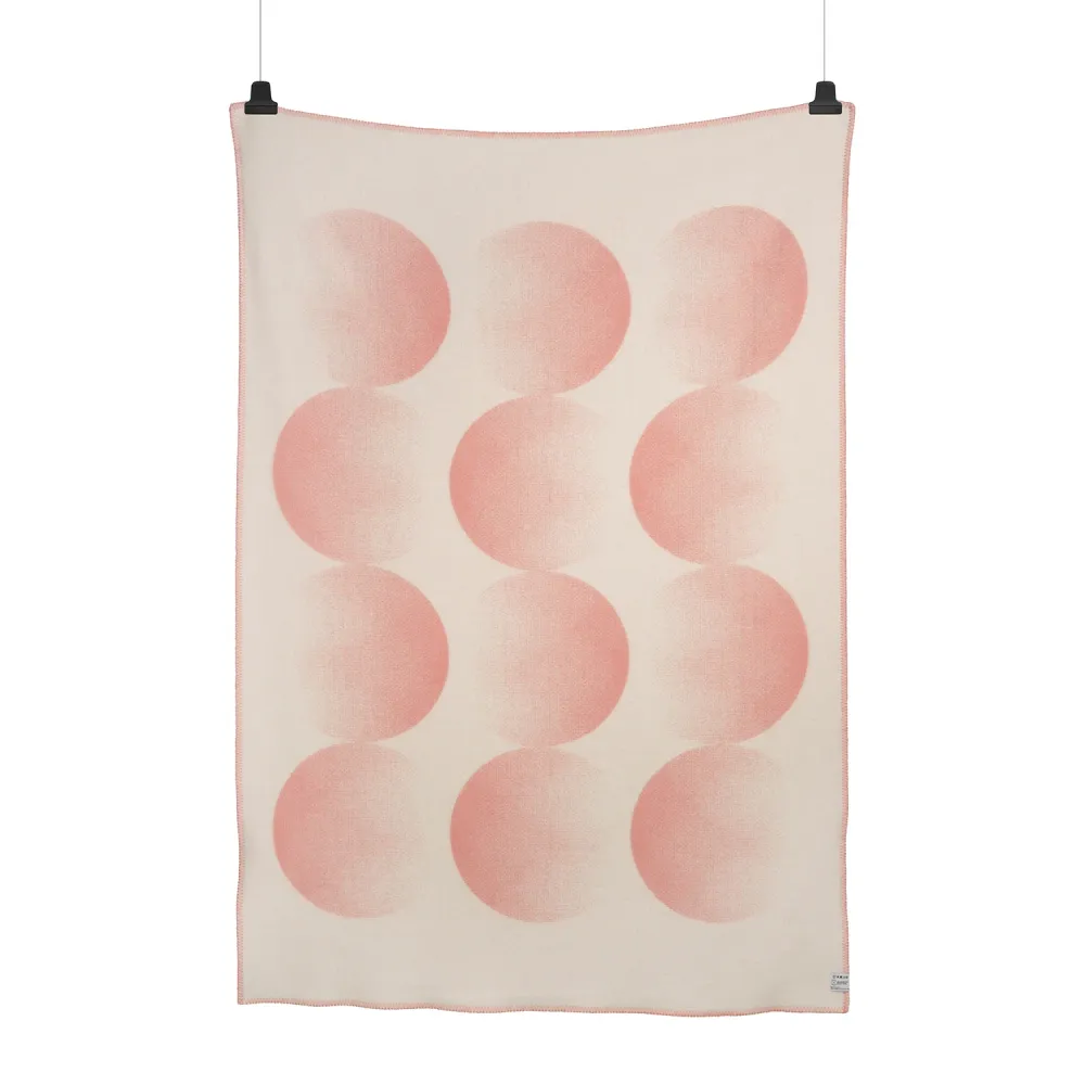 Ullpledd Moon Rosy Sky