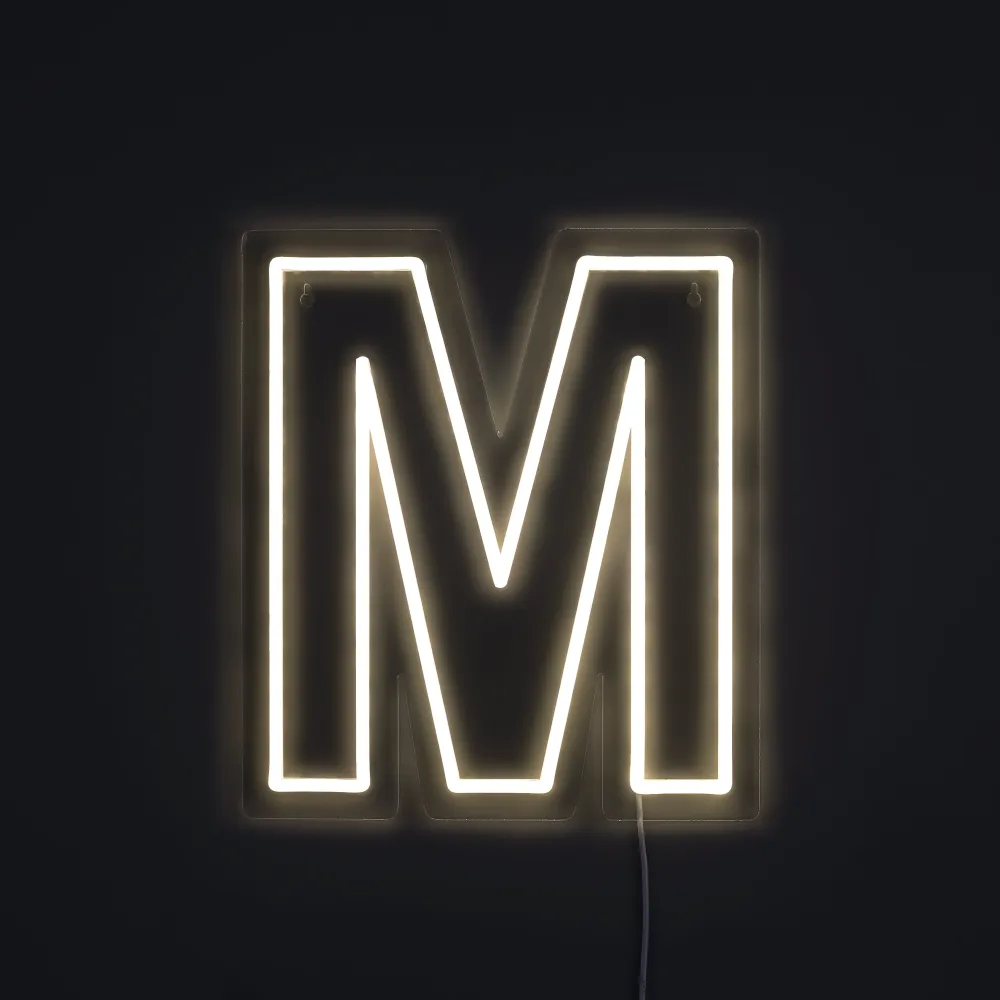 Bokstav M Neon Vegglampe