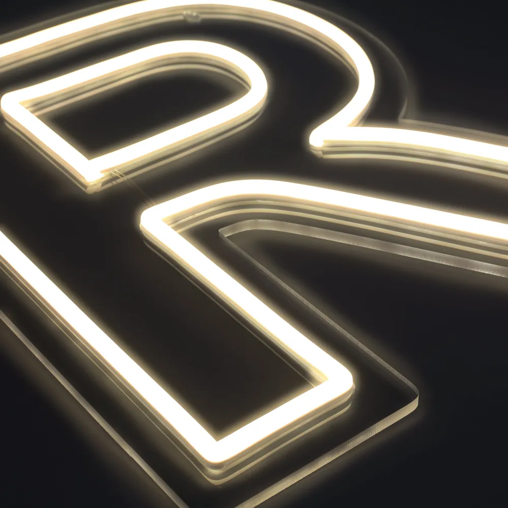 Bokstav R Neon Vegglampe