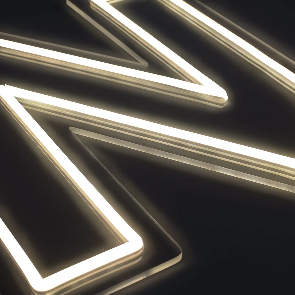 Bokstav N Neon Vegglampe
