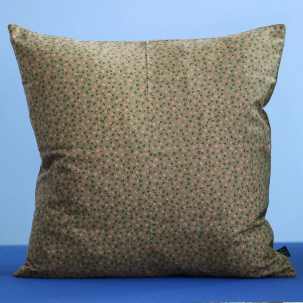 Putetrekk 50 x 50 oliven med blomster