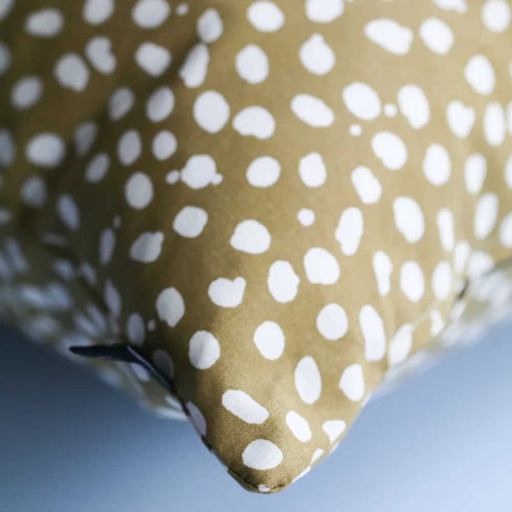 Putetrekk 50 x 50 oliven med dots