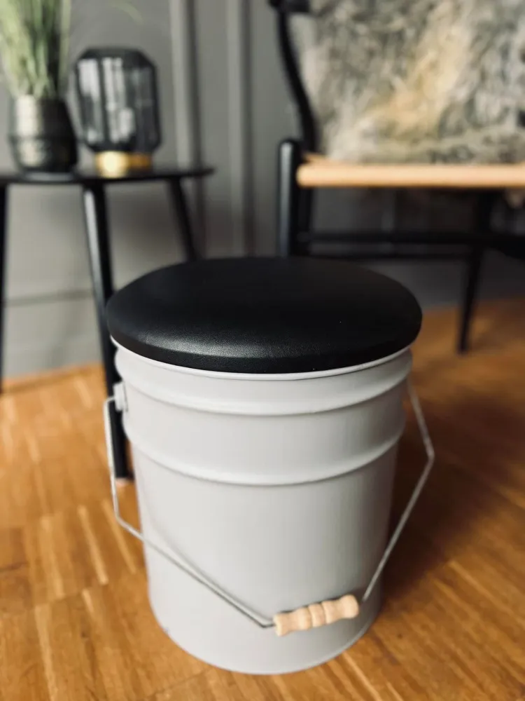 Oppbevaring med pute - Grå