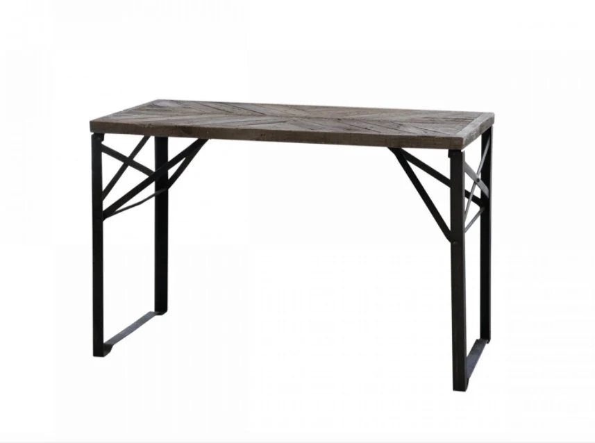 Skrivebord med treplate