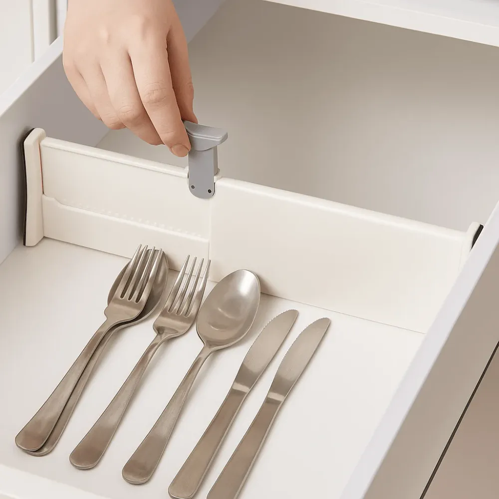 Justerbar skuffedeler