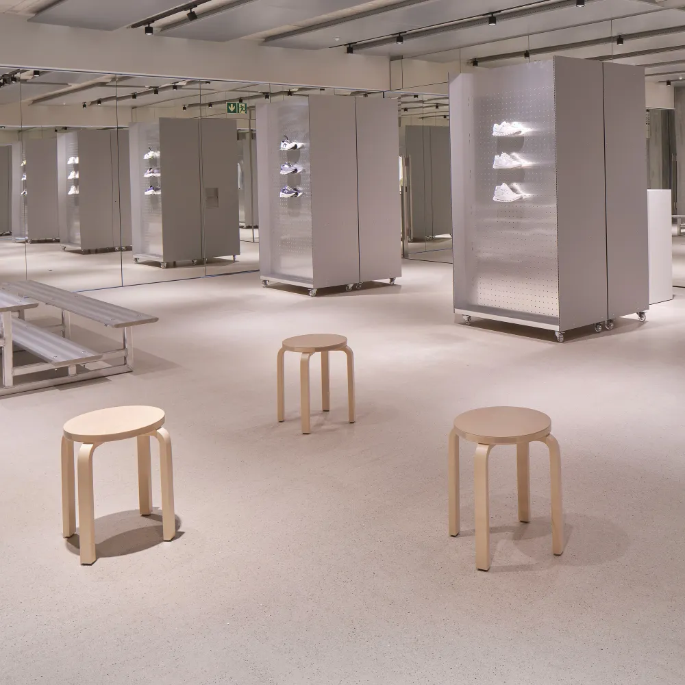 Artek Stool E60, Bjørk