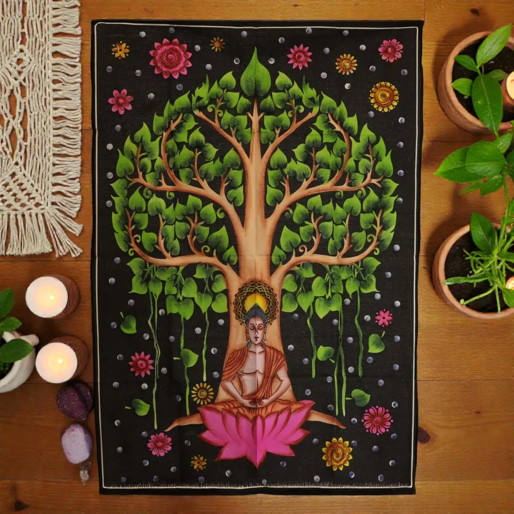 Bomullsveggkunst (70x110cm) – Buddha Bodhitreet