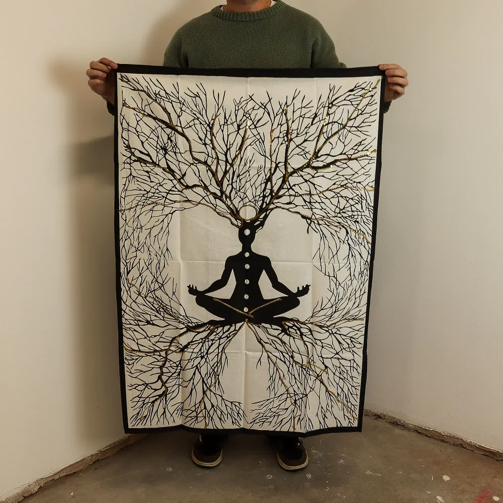 Bomullsveggkunst (70x110cm) – Chakra Jordforbindelse