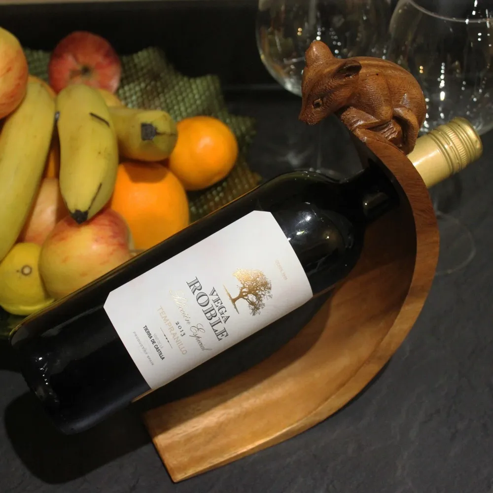 Vinflaskeholder balanserende mus